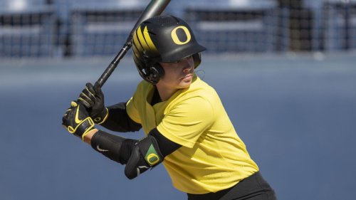 Oregon softball erupts in 8-run 5th to beat host Arkansas, advance to ...