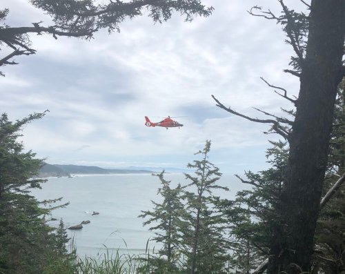 U.S. Coast Guard rescues 3 after fishing boat sinks near Coos Bay ...