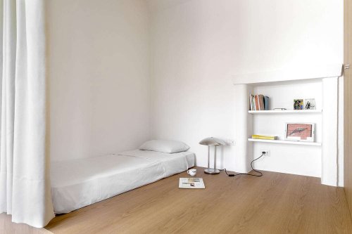 The Small-Space Bedroom: 8 Ideas to Steal from an Efficient Apartment in Milan - The Organized Home