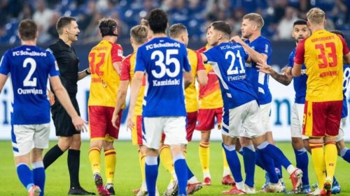 Schalke verliert nach Fährmann-Patzer - Nürnberg mit Joker