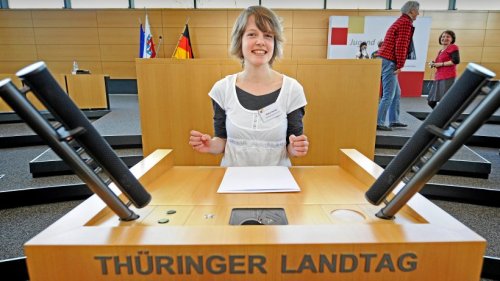 Junge Leute aus Jena lösen einen fiktiven Rechtsstreit