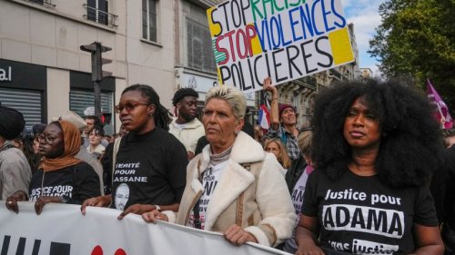 Tausende demonstrieren in Frankreich gegen Polizeigewalt