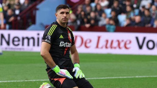 VIDÉO. Emiliano Martinez encore auteur d’une boulette, cette fois contre Manchester City