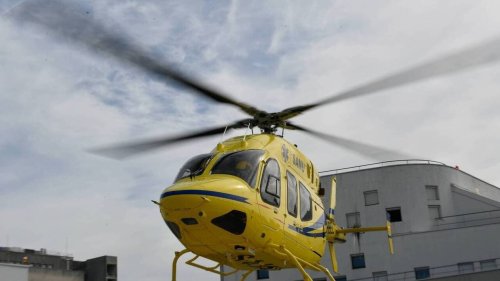 Collision frontale entre une voiture et un bus dans le Rhône, une automobiliste de 21 ans décède