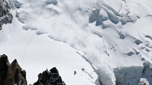 Une avalanche dans les Hautes-Alpes fait un mort et un blessé grave
