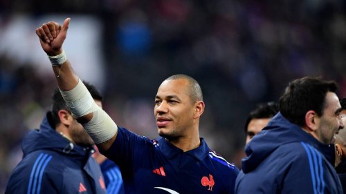 6 Nations. « Il la méritait », le beau geste de Gaël Fickou qui a offert sa médaille à Barassi