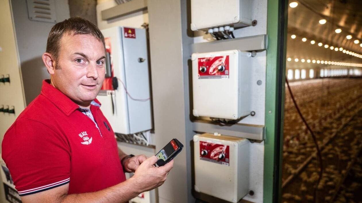 Avec les nouvelles technologies, cet éleveur attend « des résultats concrets » dans sa ferme