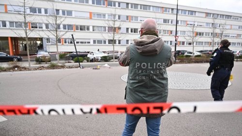 Près de Nantes, l’homme poignardé en pleine rue lutte contre la mort, ses agresseurs en fuite