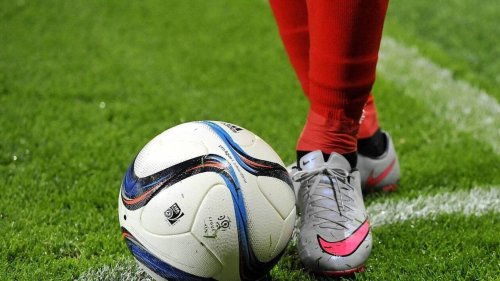 VIDÉO. Football : les fans de Hambourg fêtent la montée… alors que le club reste en D2 allemande