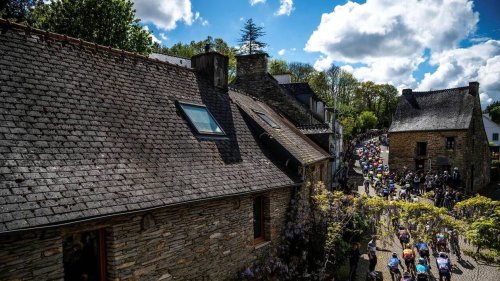 232 communes d’accueil, 23 passages à Dinan… Les chiffres fous du Tour de Bretagne depuis 1967