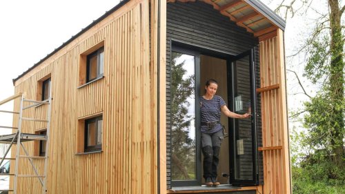 Charpentière dans le Finistère, elle fabrique des tiny houses