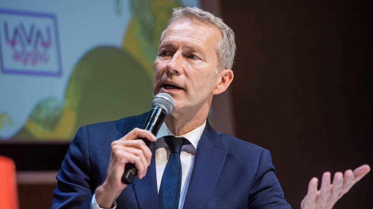 Un amendement de Guillaume Garot adopté sur le don des agriculteurs aux associations d’aide alimentaire