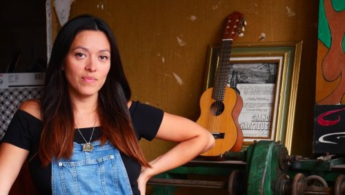 Dans un album jeunesse intitulé Le loup, la chanteuse Mai Lan aborde le thème de l’inceste