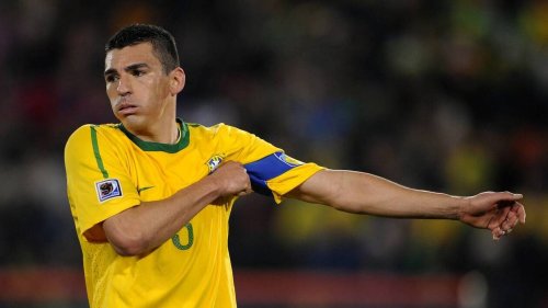 Football. Ancienne légende du Brésil, Lucio souffre de brûlures sur 18 % du corps après un accident
