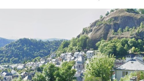 Cette commune aux trois rochers, située au cœur de l’Auvergne, est une « petite cité de caractère »