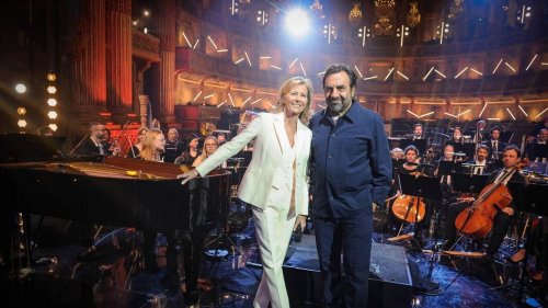 L’immense Dalida renaît sur la scène du « Grand Échiquier » le temps d’une soirée sur France 2