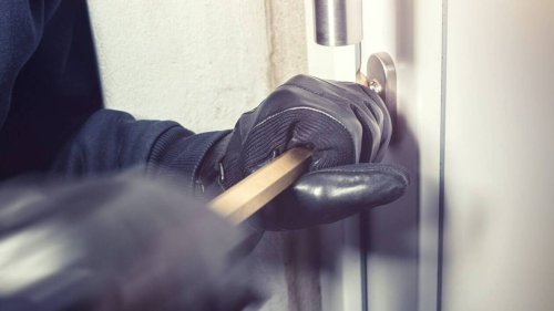 Gard : un habitant se lance dans une course-poursuite après avoir surpris un cambrioleur chez lui