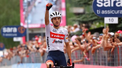 Giro 2022. Giulio Ciccone remporte en solitaire la 15ème étape, Richard Carapaz toujours leader
