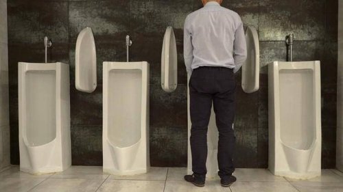 Enfin un urinoir sans éclaboussures, ces ingénieurs assurent avoir mis au point un modèle parfait - Edition du