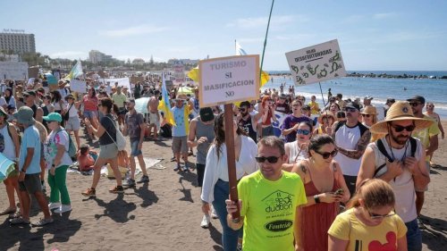 Aux Canaries, ils manifestent leur ras-le-bol contre le surtourisme