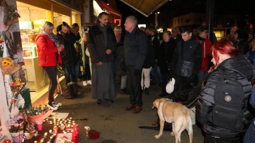 Lorient. Les riverains ont rendu hommage à Sean le SDF, « son chien, ses petites habitudes… »