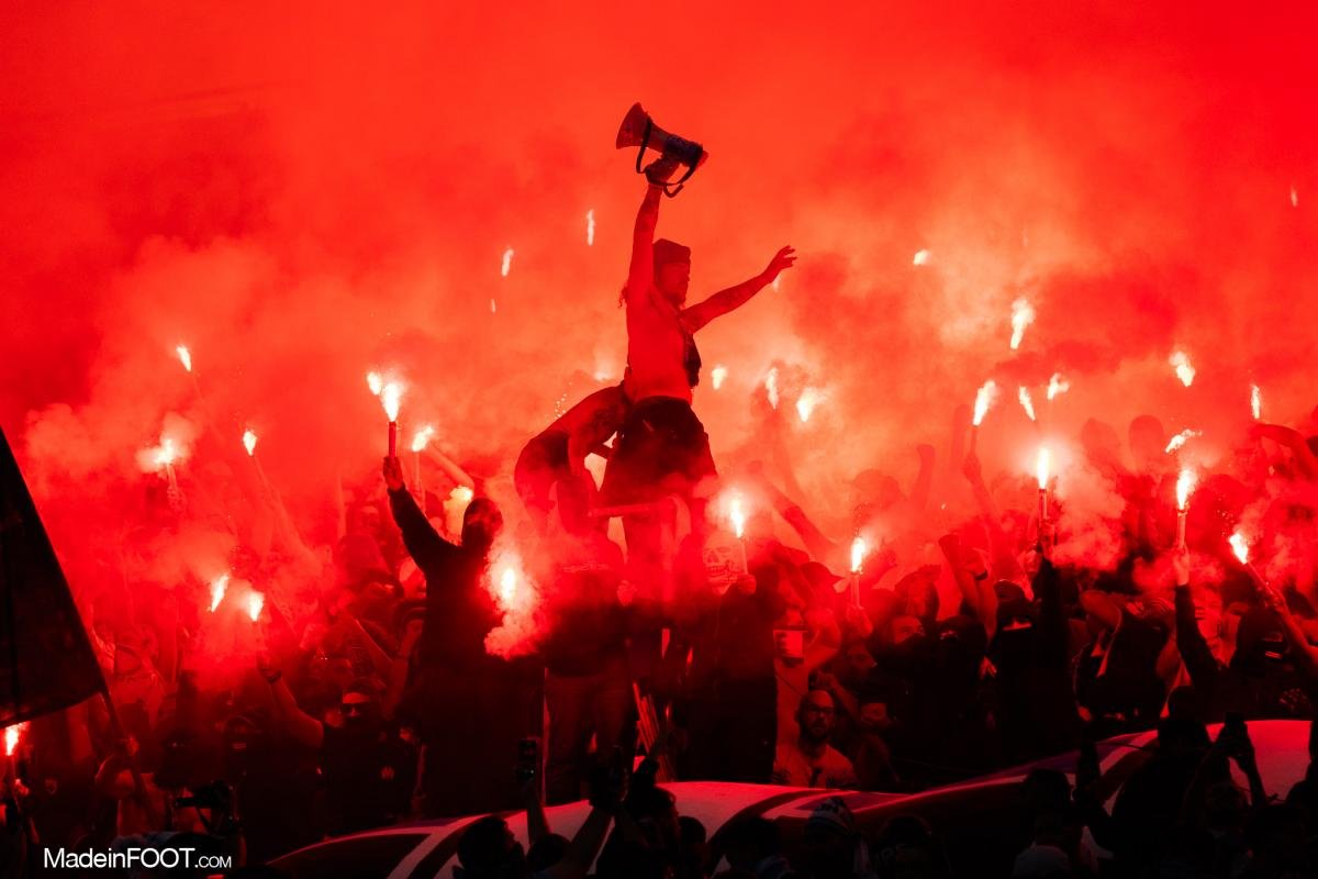 Les Dodger's déploient une banderole de soutien aux groupes ultras menacés de dissolution