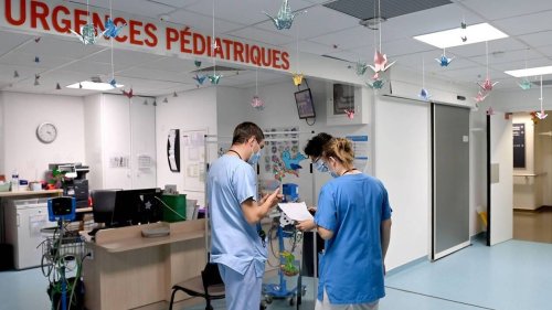 Une « triple épidémie » inédite et d’évolution incertaine, selon Santé publique France