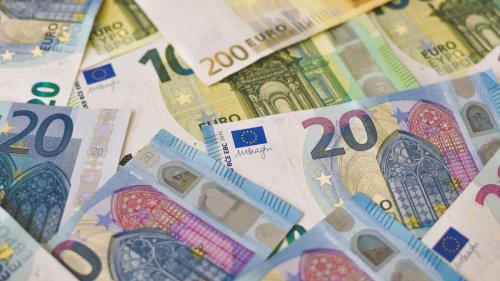 Elle jette 19 000 € à la poubelle par erreur, la fin de l’histoire est folle
