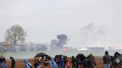 Sainte-Soline : la Défenseure des droits se saisit des cas des deux manifestants grièvement blessés