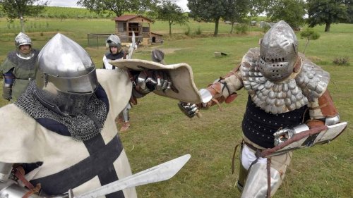 Au Pôle hippique de Saint-Lô, le béhourd est prêt pour son premier tour de piste