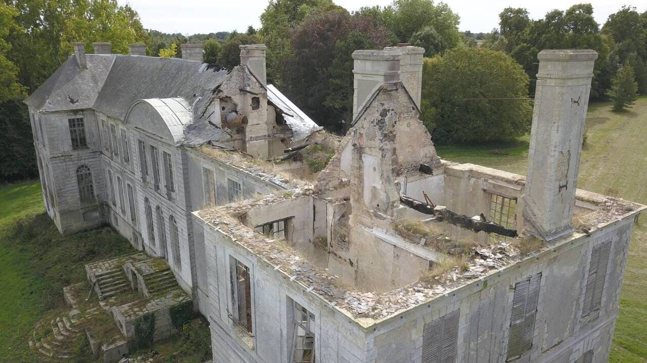 Pourtant retenu au Loto du patrimoine, ce château normand s’écroule toujours depuis trois ans