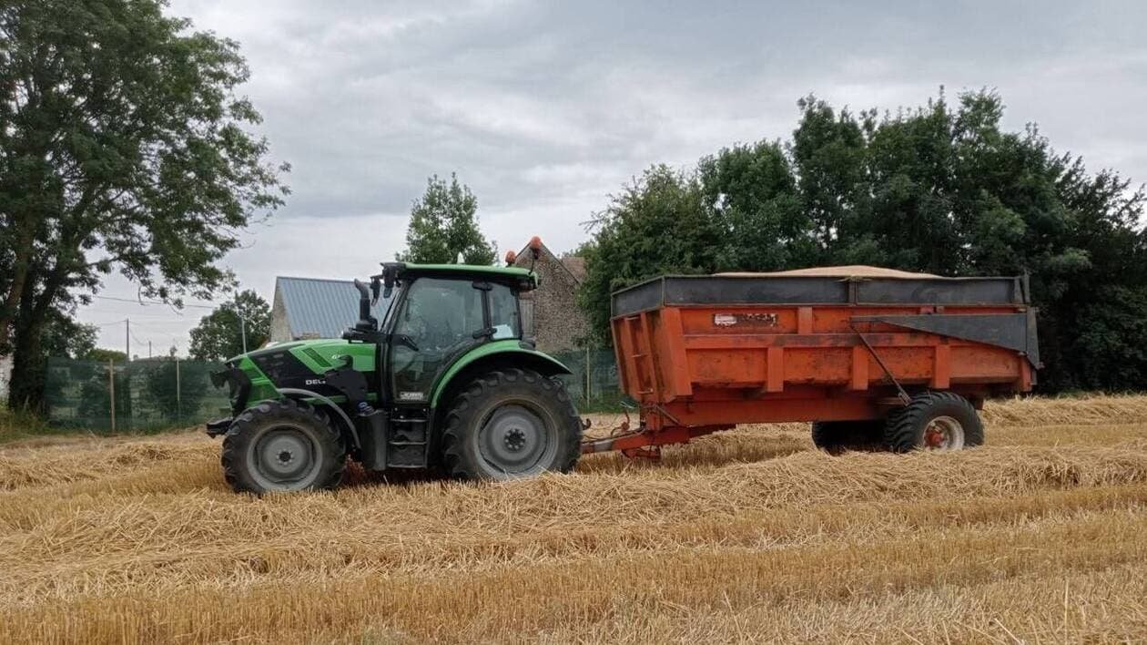Ces agriculteurs dénoncent le vol d’une benne agricole près d’Alençon : « Il faudra plus de 10 000 € pour la r