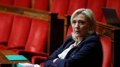 Guerre en Ukraine. La France doit arrêter de livrer des canons Caesar à Kiev, estime Marine Le Pen