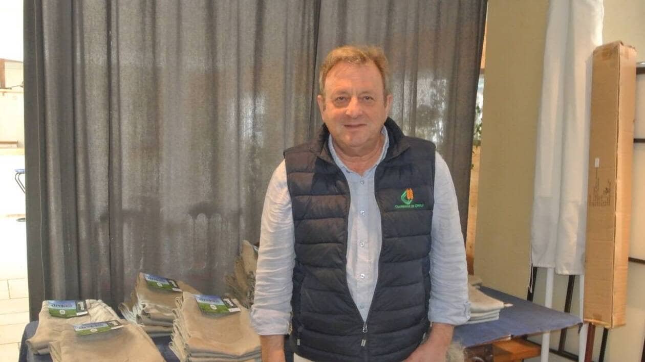 Agriculteur à la retraite, ce Normand a créé des jeans faits à 100 % de chanvre local et bio