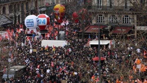 DIRECT. Réforme des retraites : manifestation en cours à Paris, où la grève des éboueurs prend fin