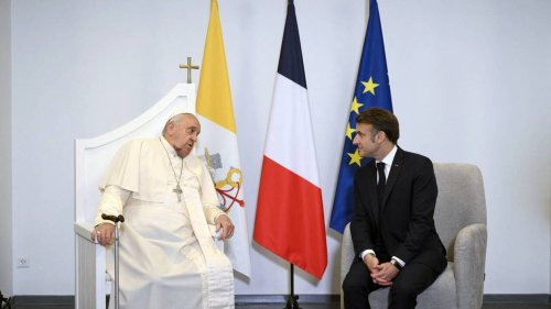 Le président Emmanuel Macron annonce qu’il se rendra aux obsèques du pape François