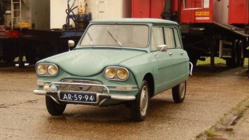 Sans permis depuis 1981, il vole une Citroën Ami 8 de collection et tente de semer la police