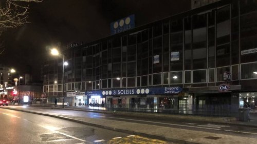 Un homme de 25 ans chute de 8 m dans un centre commercial à Rennes