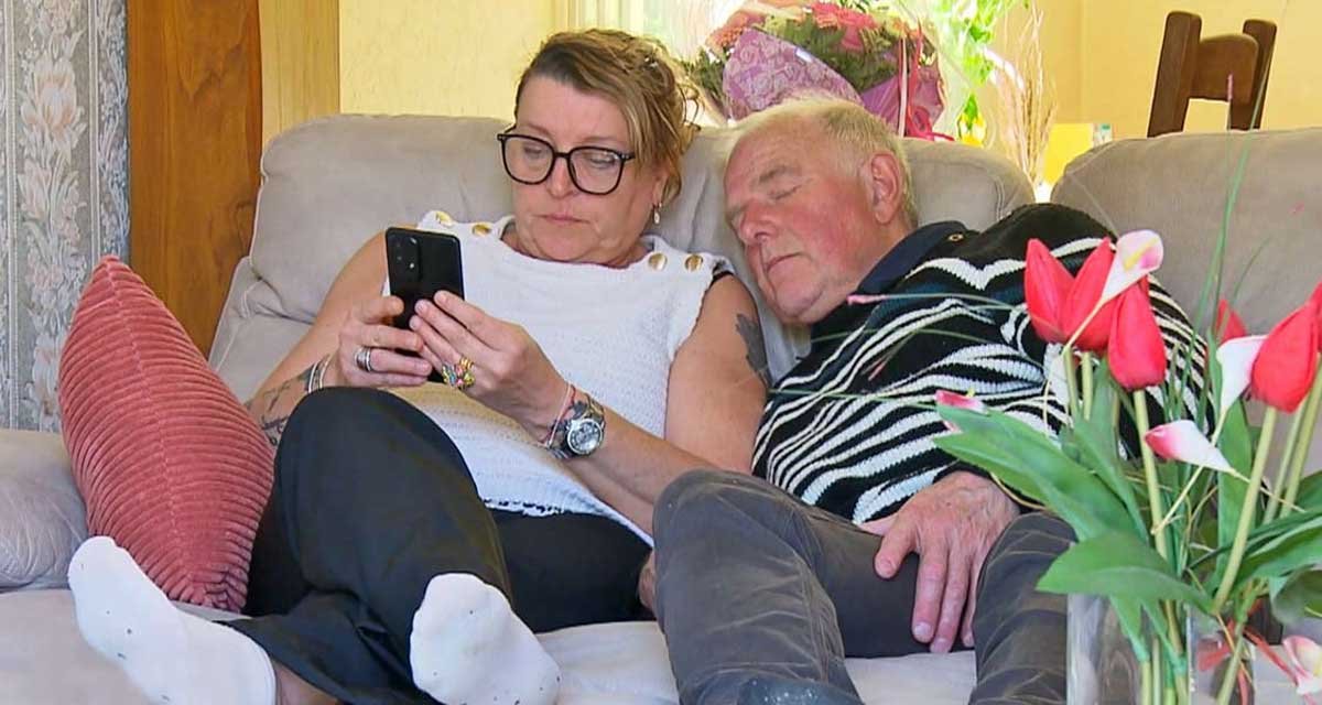 L’amour est dans le pré : Jean-Louis s’endort devant les photos d’Isabelle, la scène hilarante