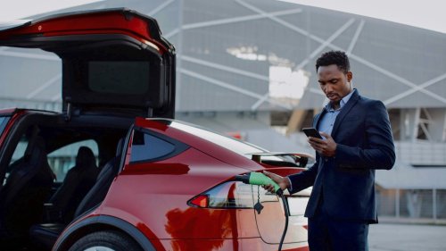 Switzy transforme les bornes de recharge en leviers commerciaux