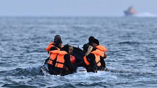 Mort de 27 migrants dans la Manche : deux autres militaires français inculpés
