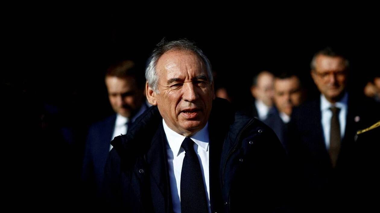 Port du voile dans le sport : Bayrou convoque ses ministres, Darmanin prêt à quitter le gouvernement