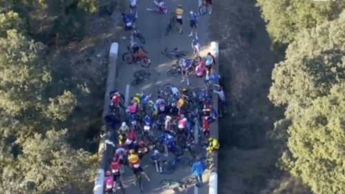 EN IMAGE. Étoile de Bessèges : le casque abîmé de Rudy Barbier après la grosse chute de la 2e étape