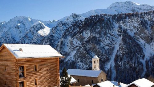 Perché à plus de 2 000 m d’altitude, ce plus beau village de France n’a rien perdu de ses traditions