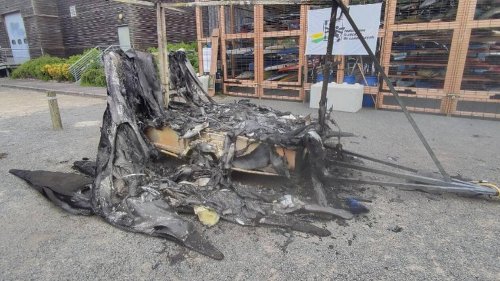 Ille-et-Vilaine. La remorque du club incendiée : 18 kayaks partent en fumée