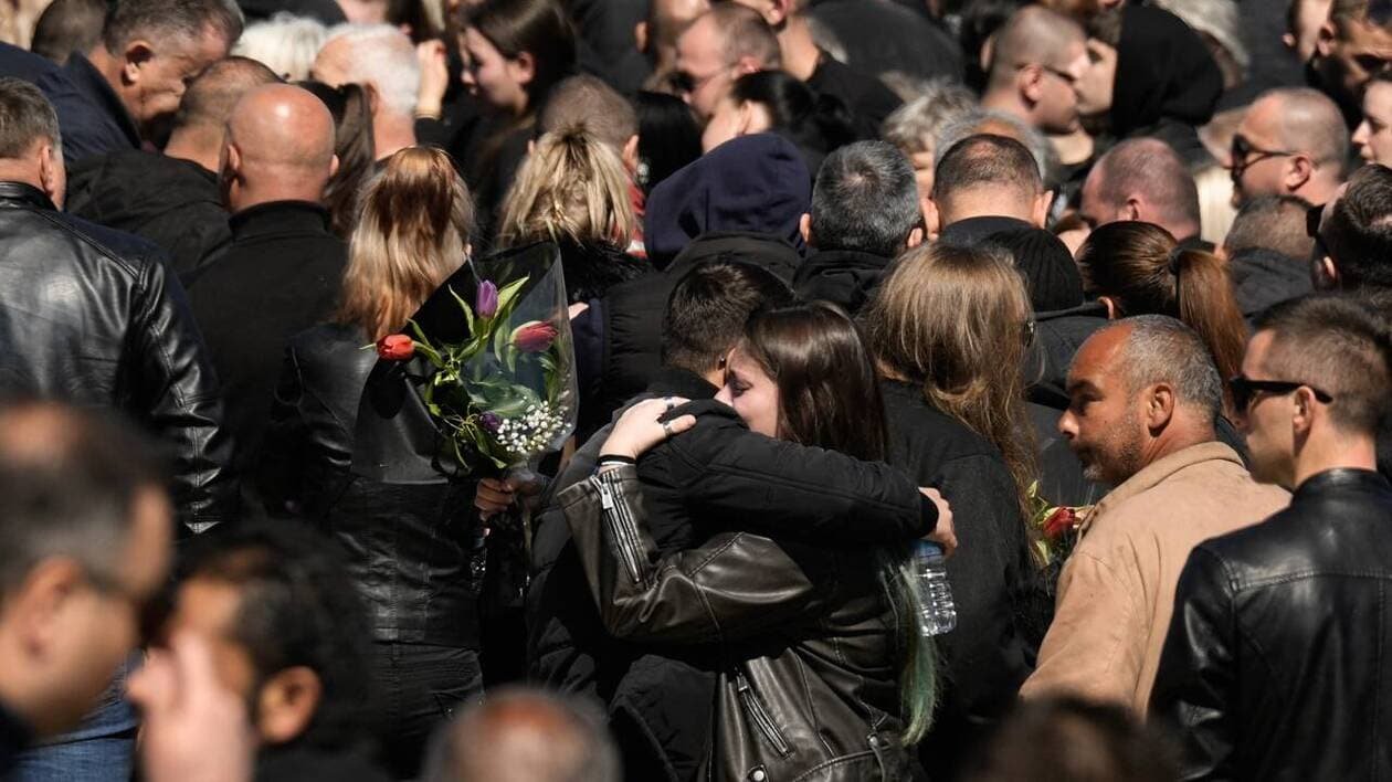 « Un tsunami de larmes » : La Macédoine du Nord pleure les victimes de l’incendie d’une discothèque