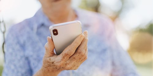 Smartphone pour senior : 3 points à vérifier avant d’acheter