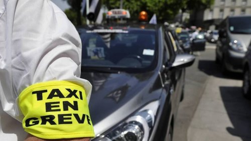Transport sanitaire : après une opération escargot les taxis convergent vers la préfecture de Nantes