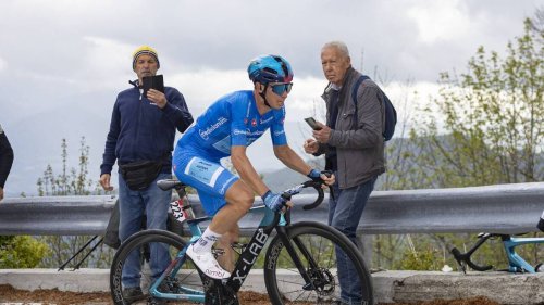 Giro 2025. Le classement des grimpeurs après la 12e étape : Lorenzo Fortunato accroché à la tête