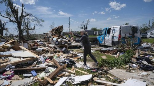Une série de tornades fait plus de vingt-cinq morts dans le centre des États-Unis